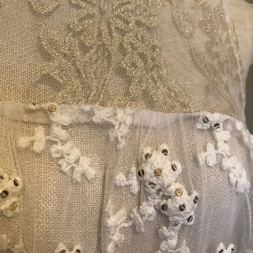 American Rag Ivory Embroidered Blouse - Picture 2 of 5